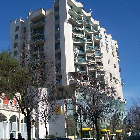 Sun Tower-Center Of Tirana Appartement Buitenkant foto
