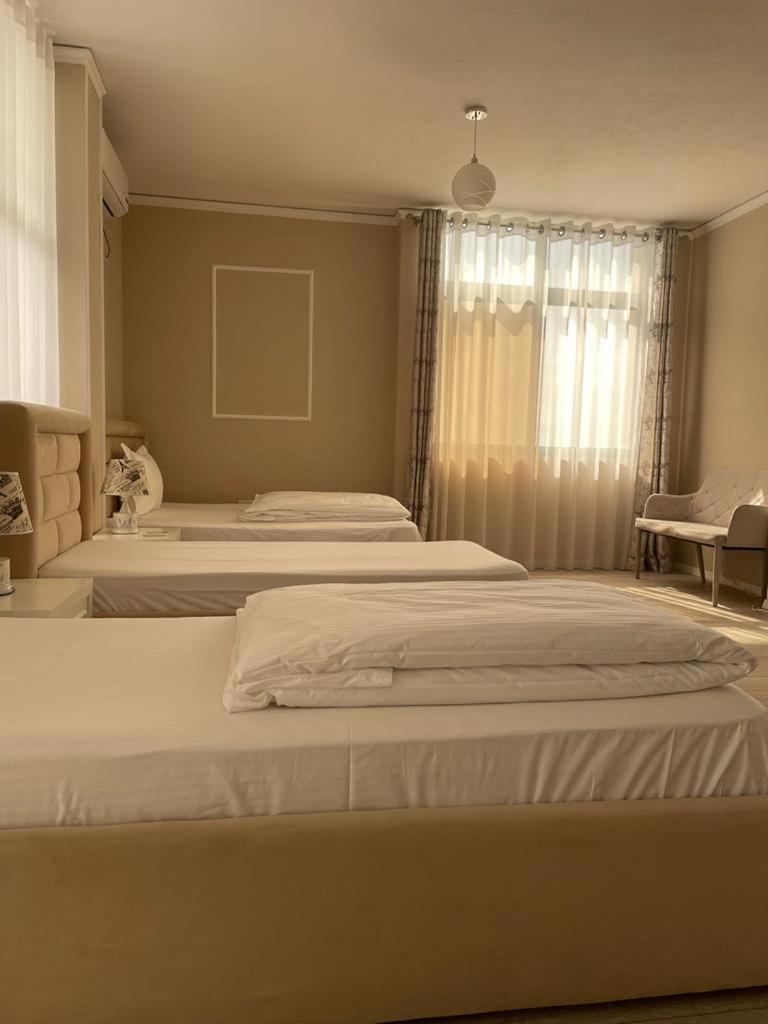 Sun Tower-Center Of Tirana Appartement Buitenkant foto