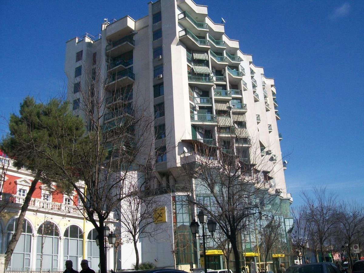 Sun Tower-Center Of Tirana Appartement Buitenkant foto